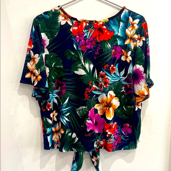 Floral Print V-Neck  Tie-Front Top - Picture 8 of 13